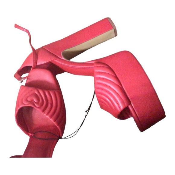 Aldo red quilted‎ heart platform Ankle strap puffy platform heel sandals size 10 - Picture 16 of 16